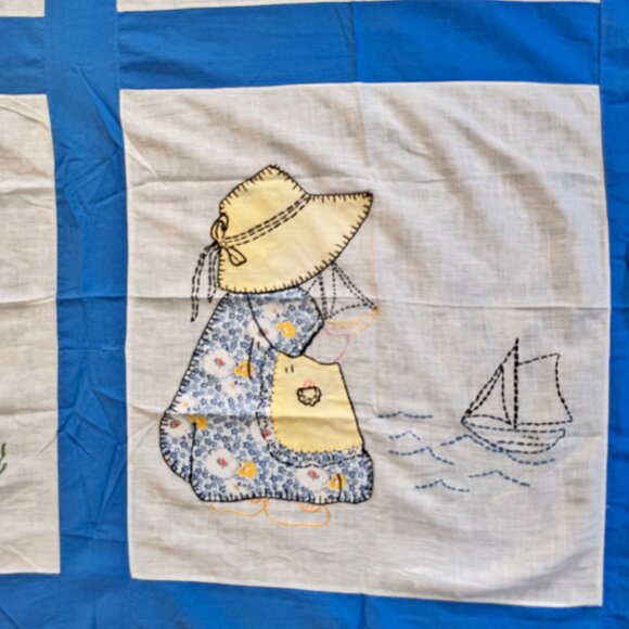 Vintage Sunbonnet Sue Quilted Throw Blanket With Hand-Embroidered Panels - Picture 6 of 13
